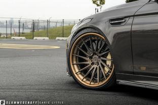 国产西装暴徒改装视频,华丽变身，演绎街头时尚传奇